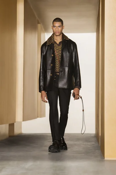 Look 50